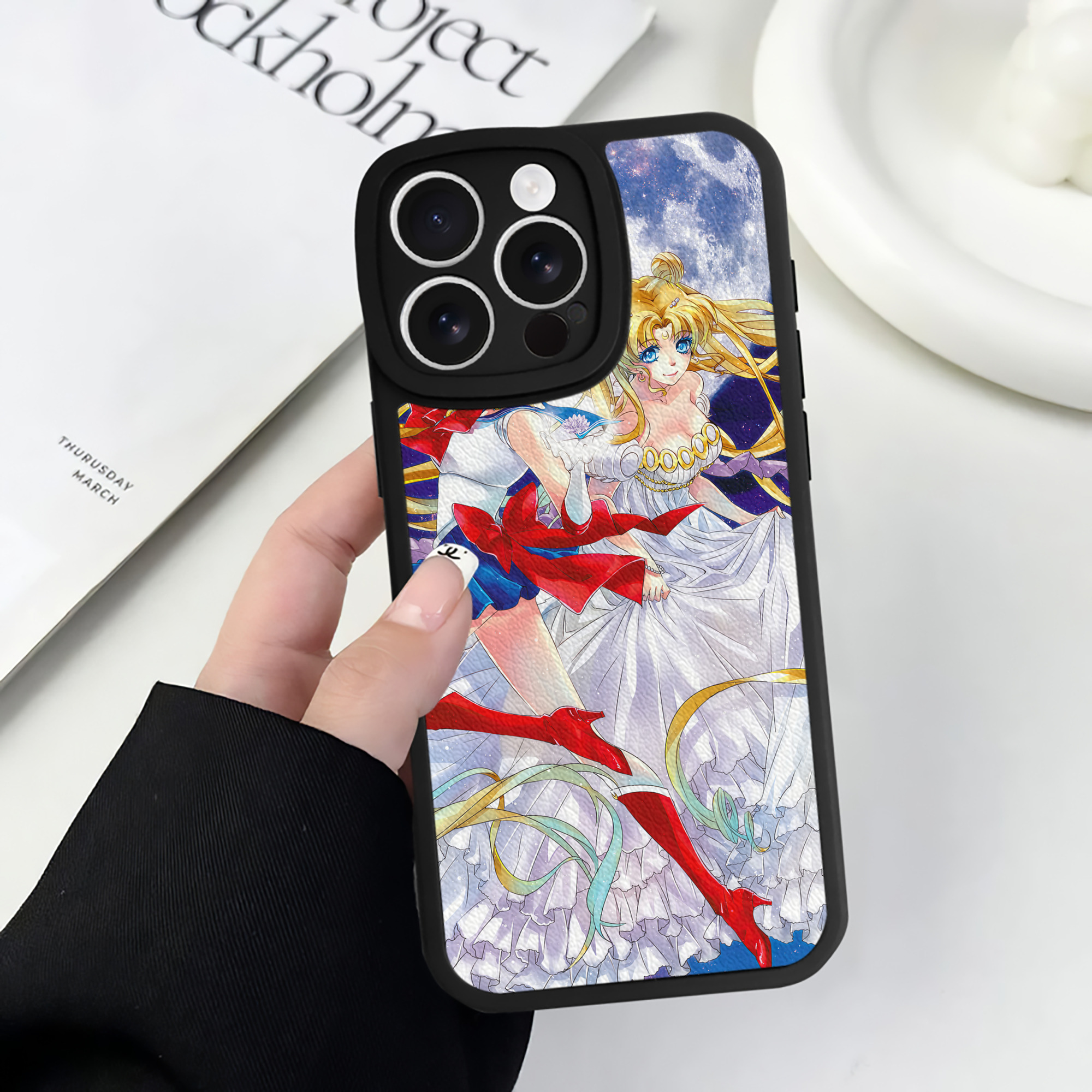 （画像用） 美少女戦士セーラームーン Sailor Moon 【iPhone 16シリーズ対応】シリコンスマホケース（レザー調） 材質：シリコン